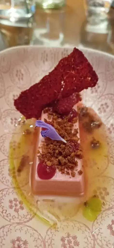 David Rossie_PETITS ÉLÉMENTS @IndraniLodge_Genappe_Bewertung