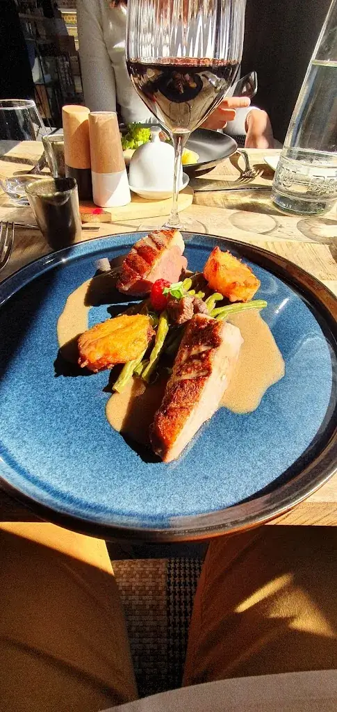 Martin Cheffert_Entre Nous_Ciney_review