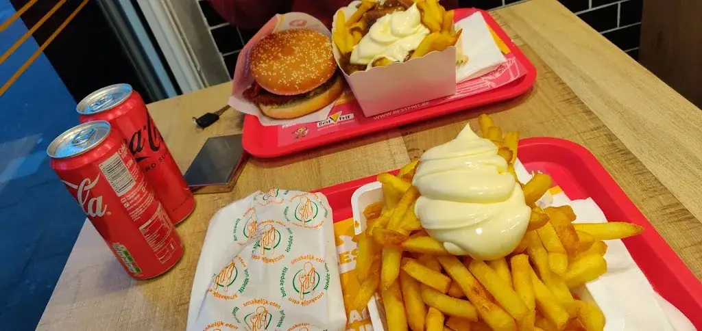 Sang Lostrie_Frituur Drakenhof_Antwerpen_review