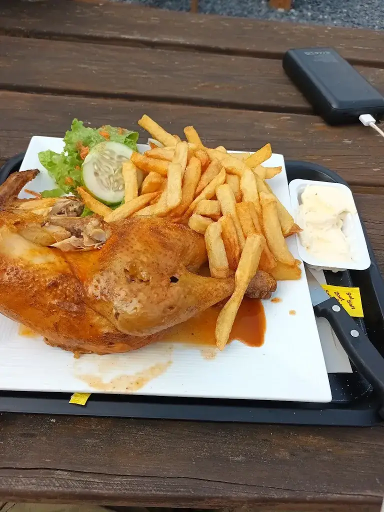 Gary Bamford_Friterie Les 3 Frontières_Gouvy_review