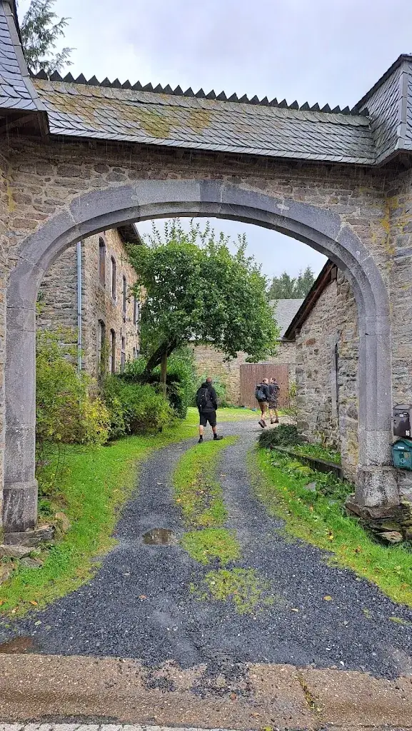 Bernard Schonmacker_Vieux château de Commanster (Café-restaurant)_Vielsalm_reseña
