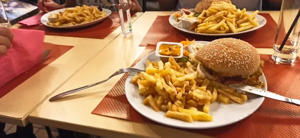 Jean Saintghislain_Au Petit Creux_Hensies_review