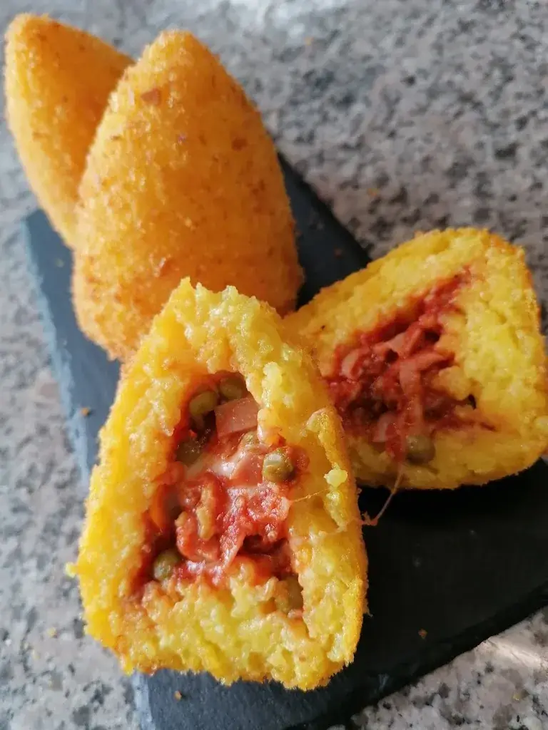 Buonomo Figlia_Hensies_slider_image_3