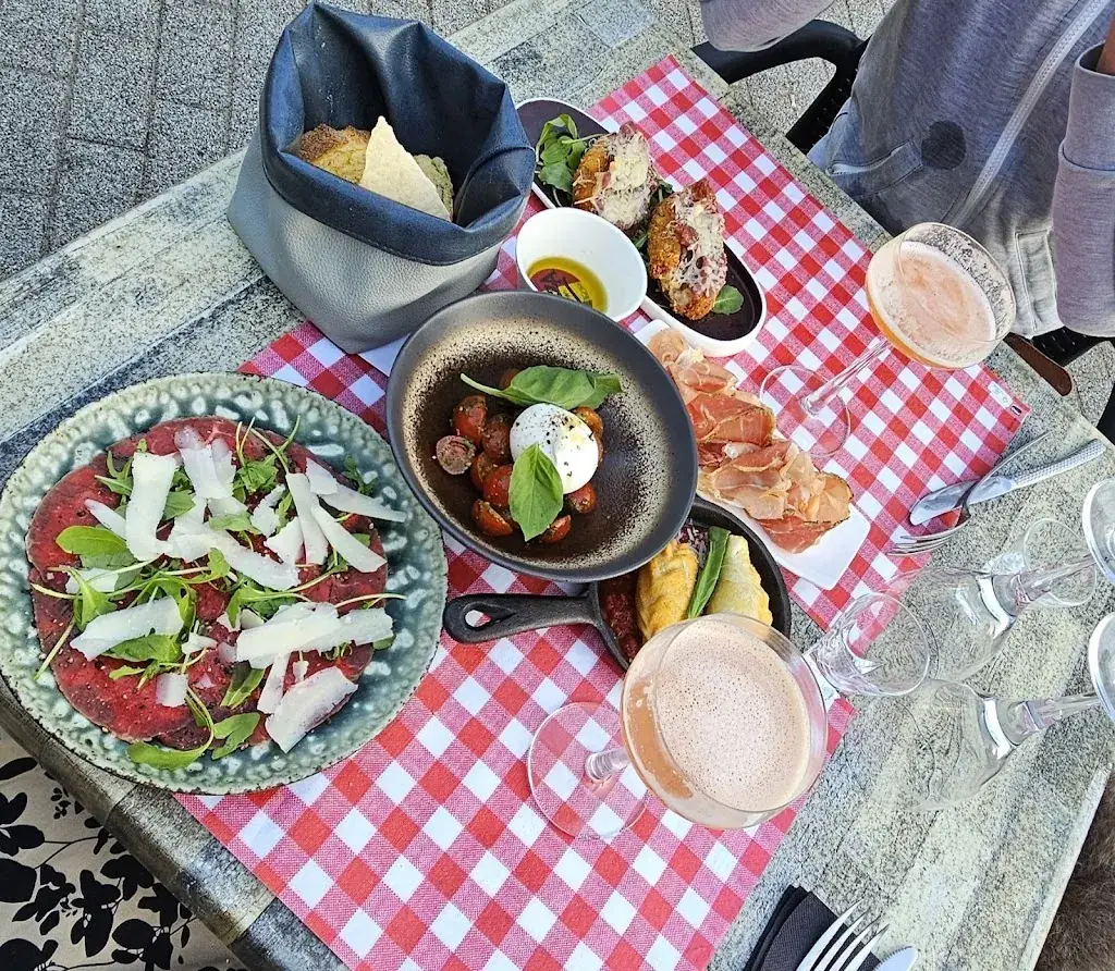 Harmony Maury_Aux Dix Vins • Restaurant_Quiévrain_avis