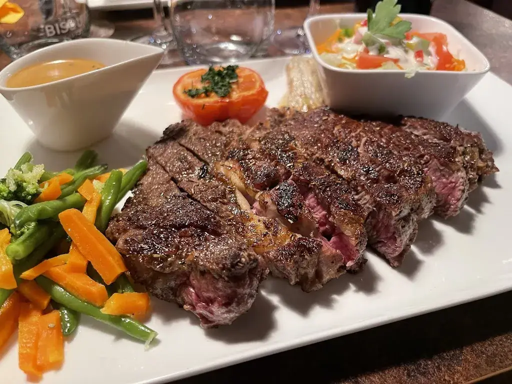 Geoffrey_L'A Point_Hotton_review