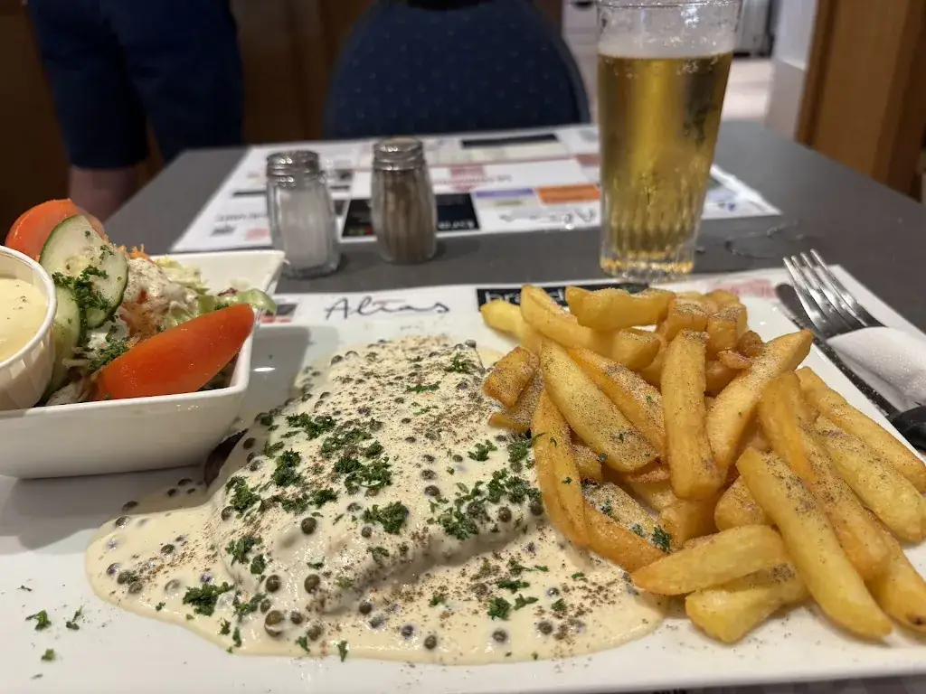 La Commedia_Herve_slider_image_3