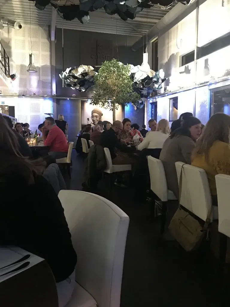 Max Isbouts_Chez M_Herstal_avis