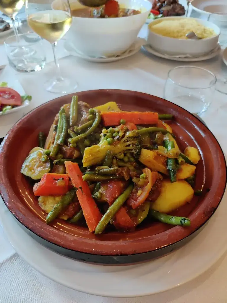 Charly Baladier_El Menara_Herstal_reseña