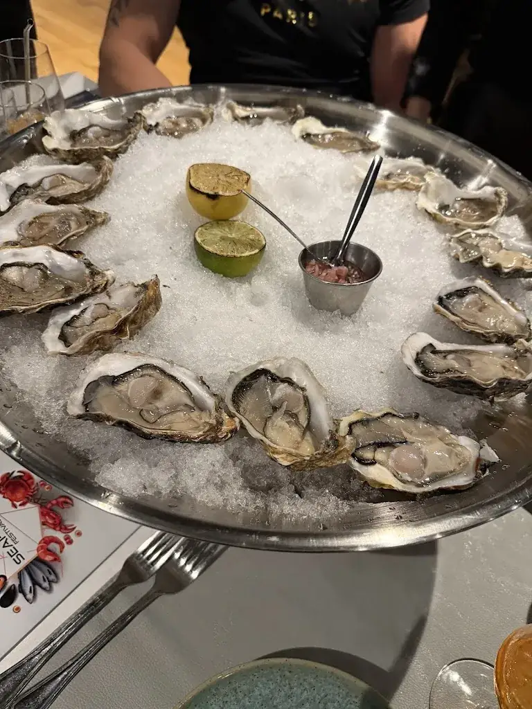 Violetta Pierzchala_Hexa-gone_Herstal_Bewertung