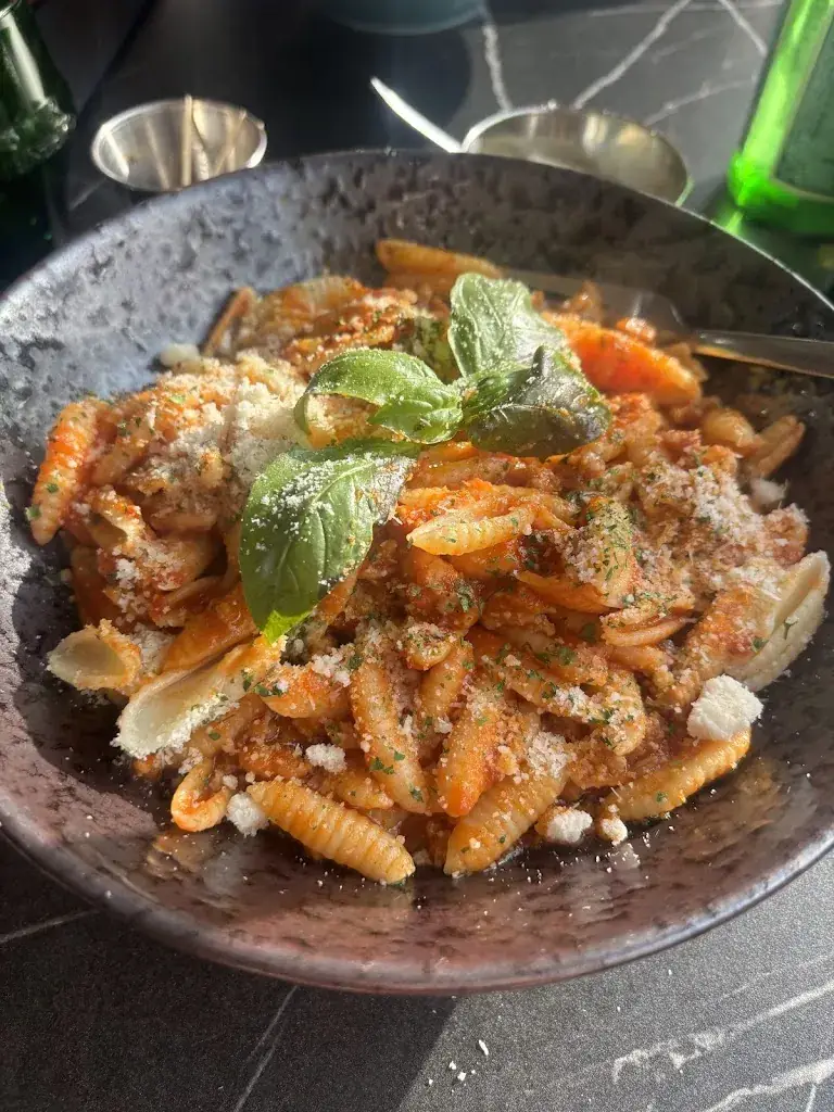 Claudy Vanwalleghem_Da Baingio & Maria_Ittre_reseña