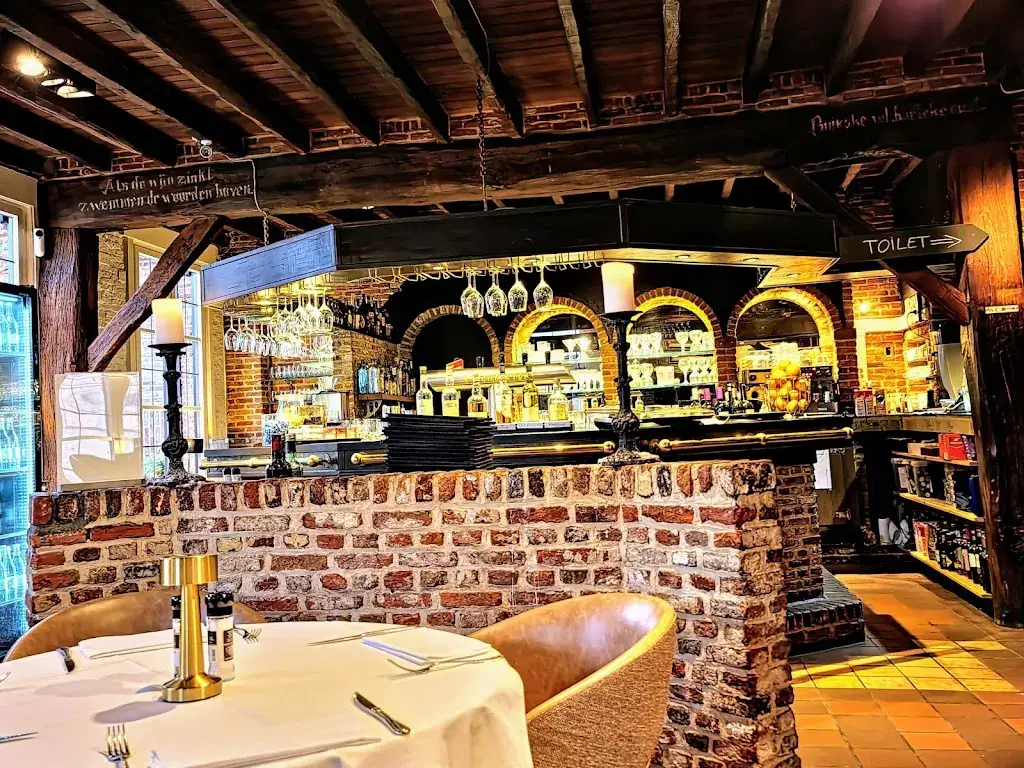 De Roode Leeuw Restaurant in Brasschaat