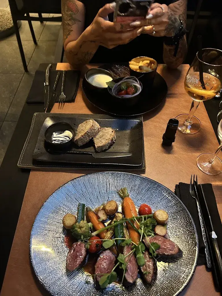 Hortense Uwantege_Les Mauvais Garçons_Juprelle_review