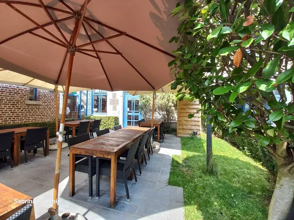 Restaurant La Tour Colombes_Huy_slider_image_2