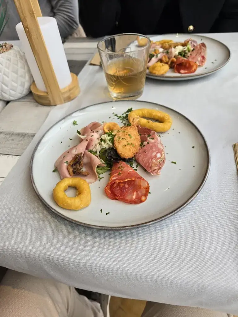 Sylvie Rome_L'Atmosphère_Huy_review