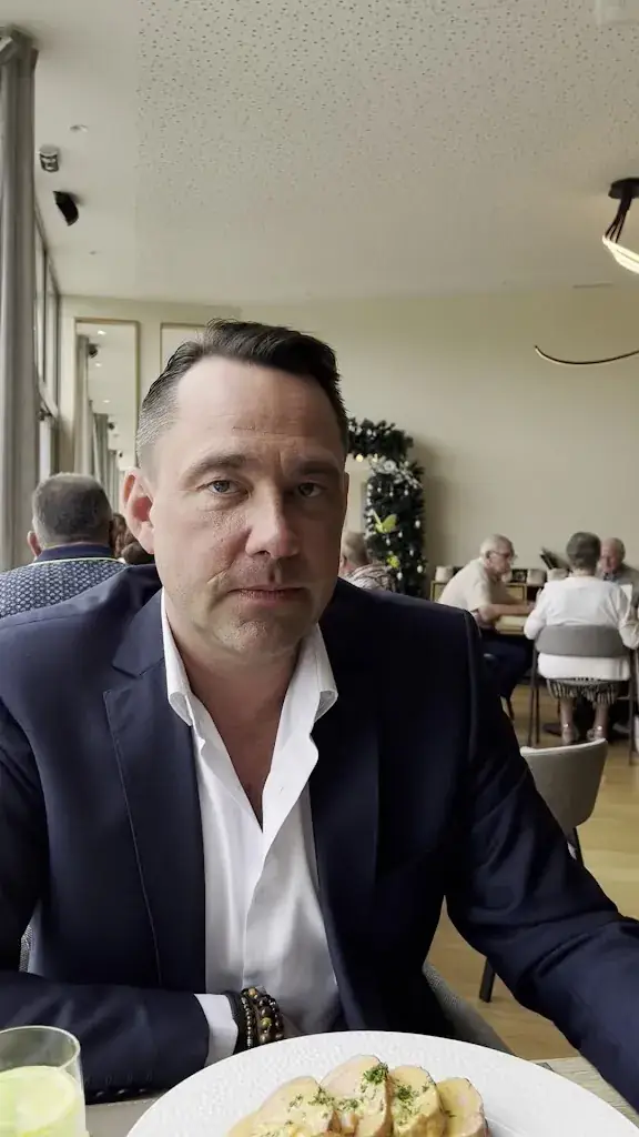 L'Atmosphère_Huy_slider_image_2