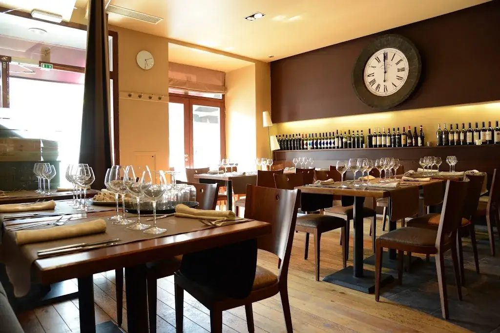 Pane E Vino Huy Restaurant in Huy