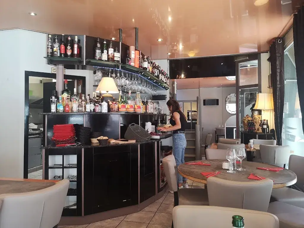 Azzurra Restaurant in Huy