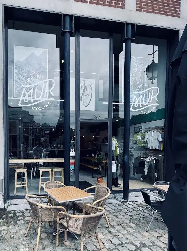 MUR - Coffee & Cycling restaurante en Huy