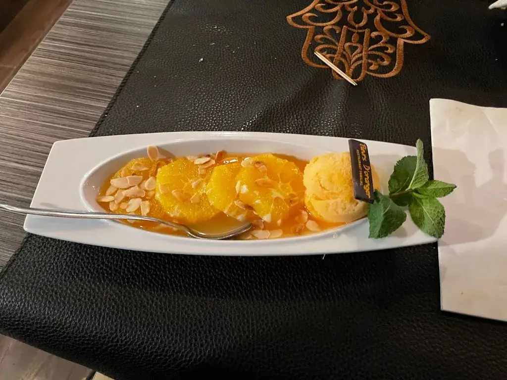 Raphaël VAN DAMME_Fleurs d'oranger_Mons_review