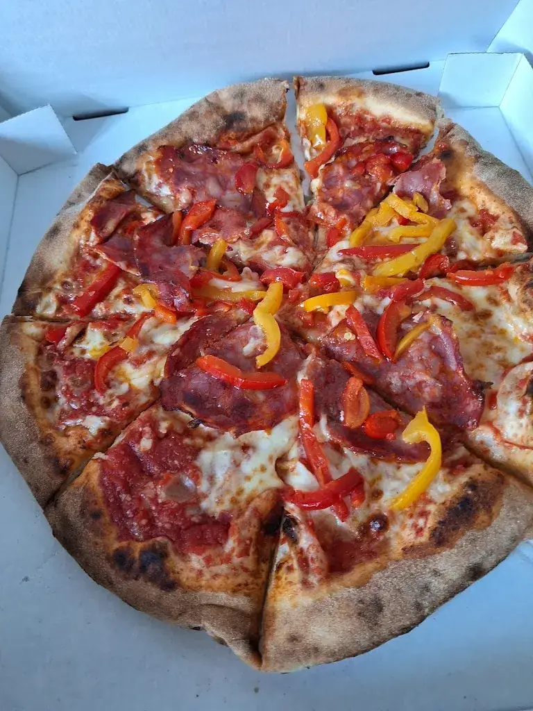 PIZZA BASTA_Jurbise_slider_image_3