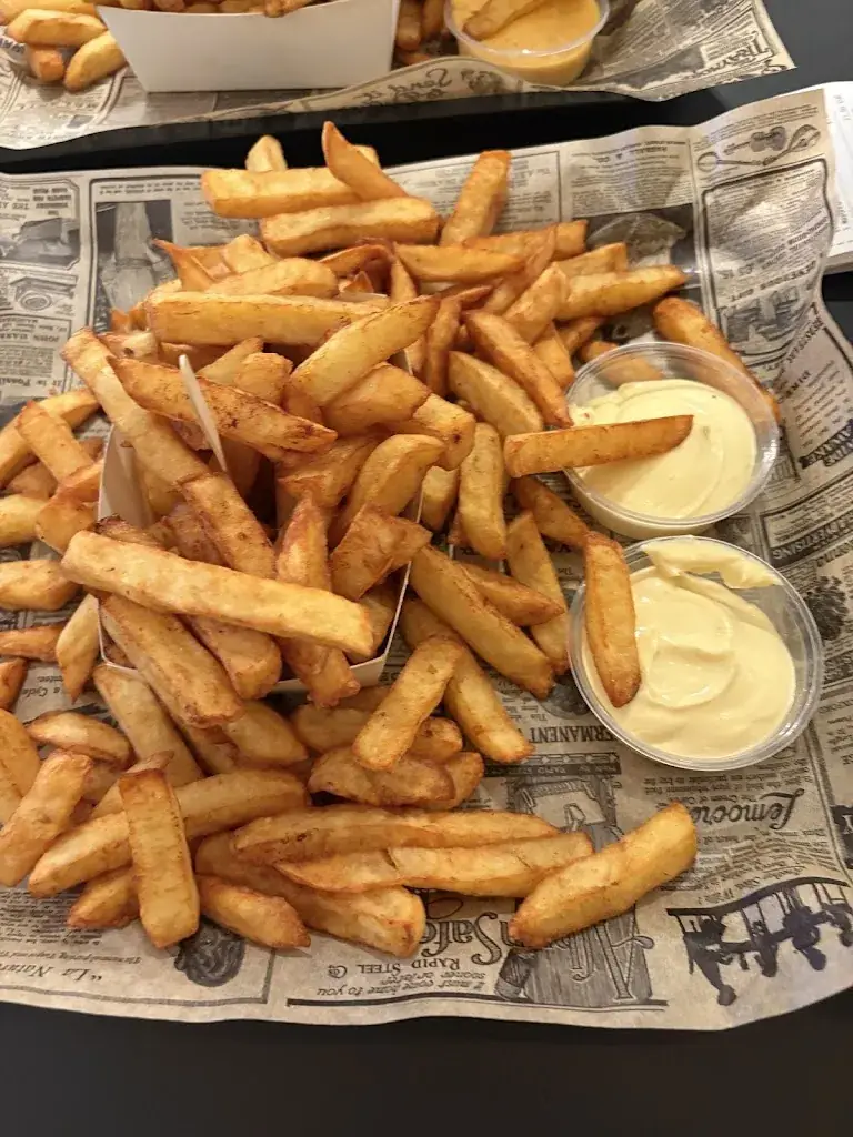 cait_Mdjambo_Jurbise_review