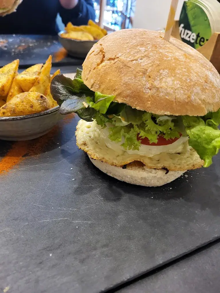 Robbin Koot_ABC Café / Librairie-café avec petite restauration_Jalhay_review