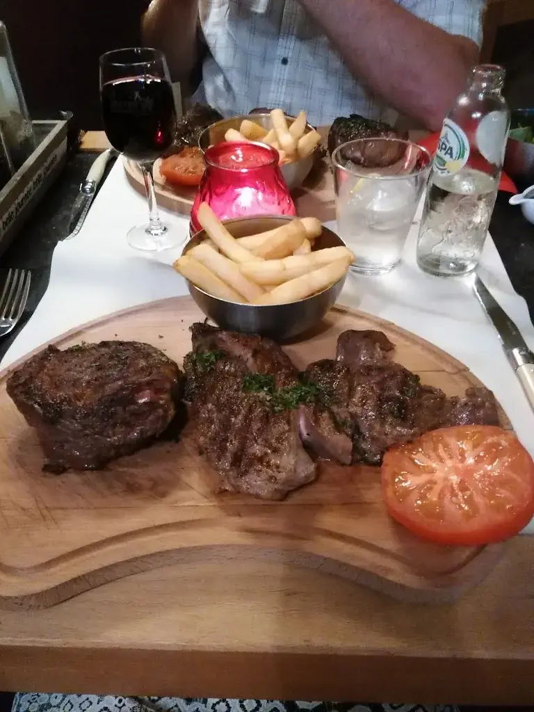 Céline Delvaux_L'Auberge Du Lac_Jalhay_review