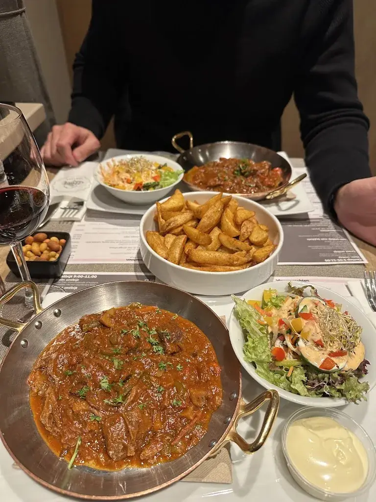 Vanessa Boregas_De Potter_Bree_review