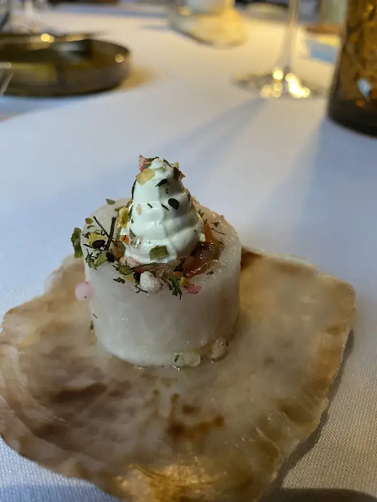 Larissa Surname_Au Clair Obscur_Verviers_reseña