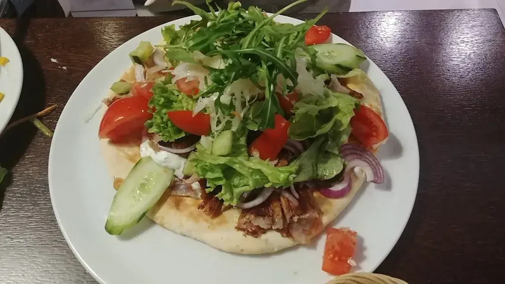 I Inyang_Babylon Restaurant_Kelmis_review