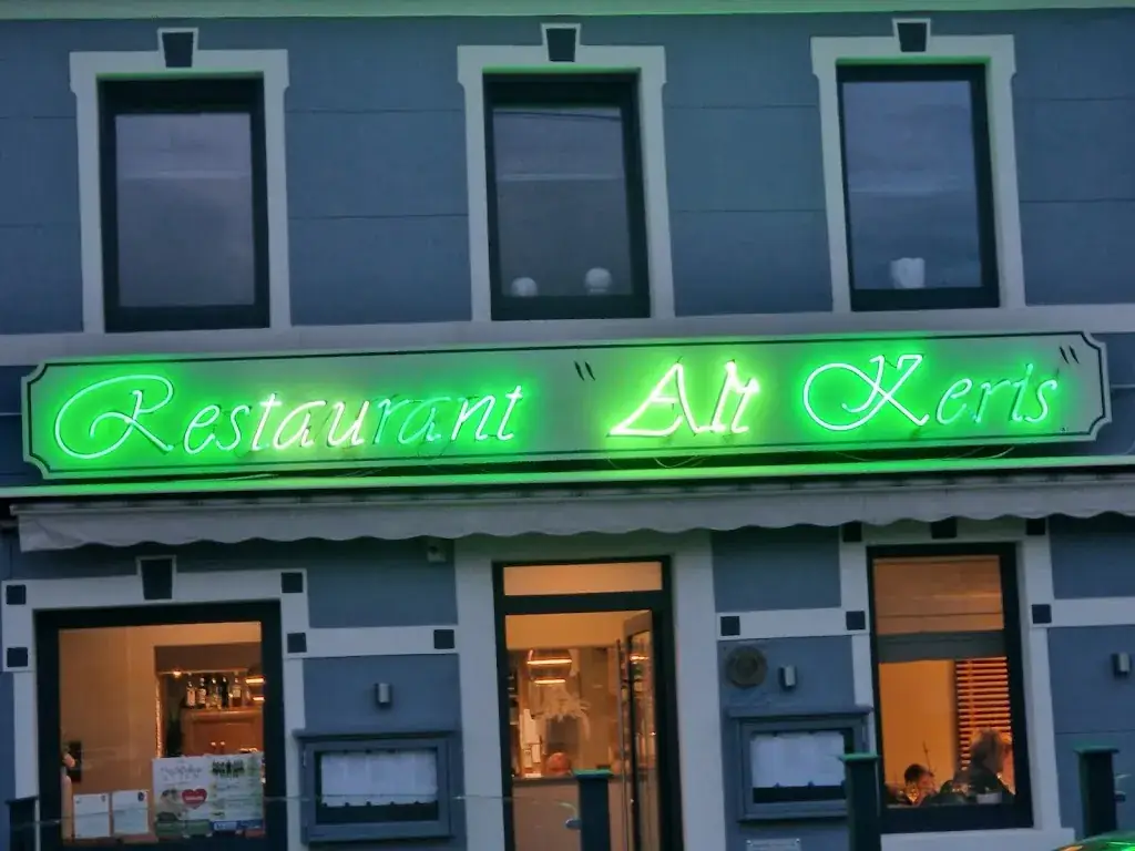 Guenter Grombein_Alt Keris_Kelmis_review