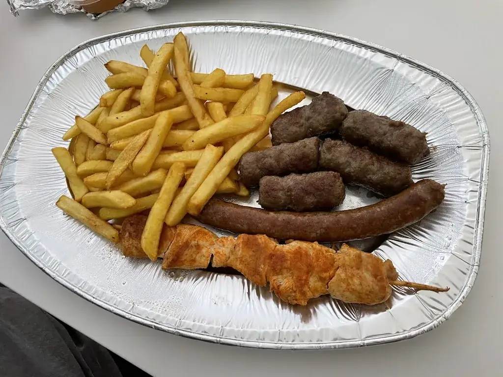 Kiara Vitten_Grillpalast_Kelmis_review