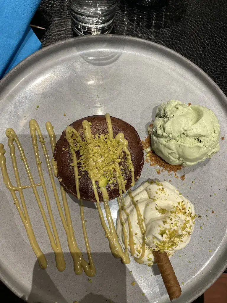 Giusy Massimo_Ristorante Valentino_Louvière_review