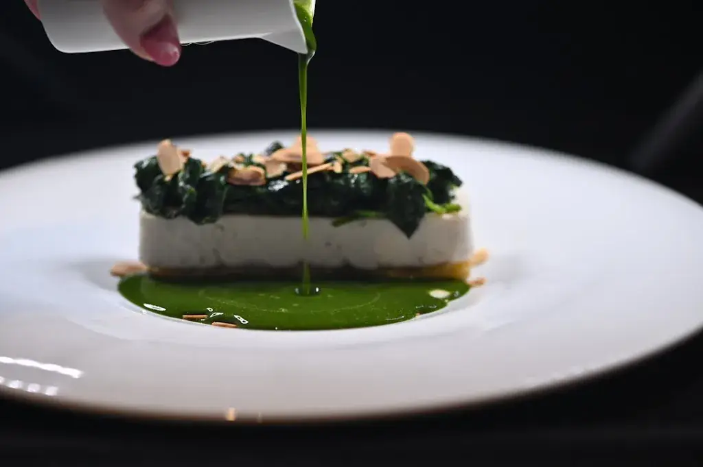 La table de Lise_Bruyère_slider_image_1