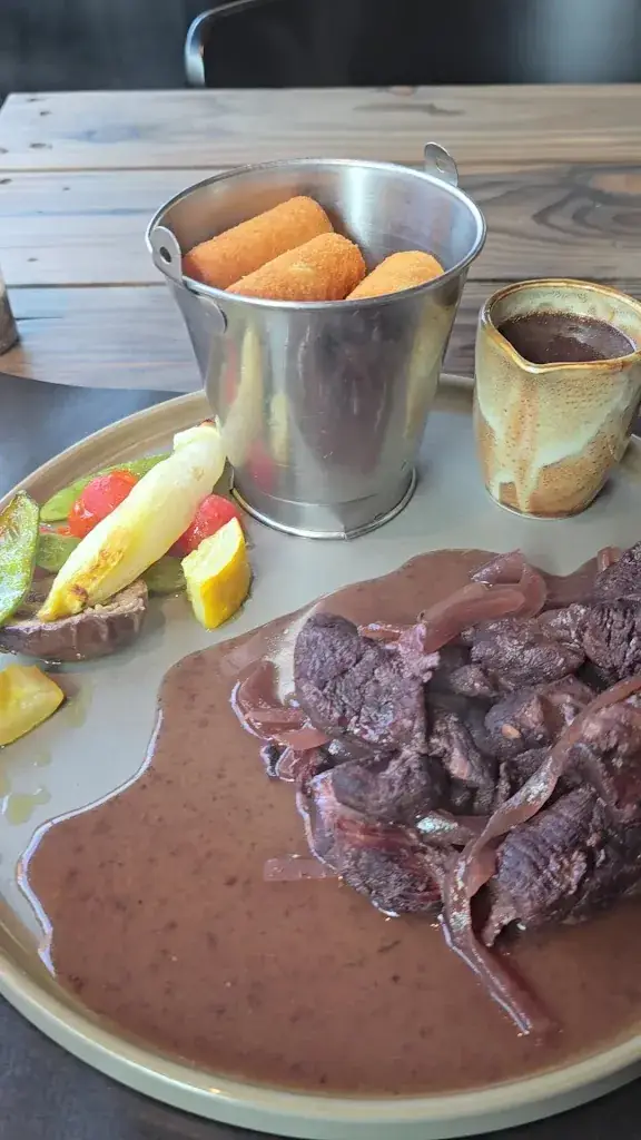 Stu Vi_Le Quai Son_Roche-en-Ardenne_review