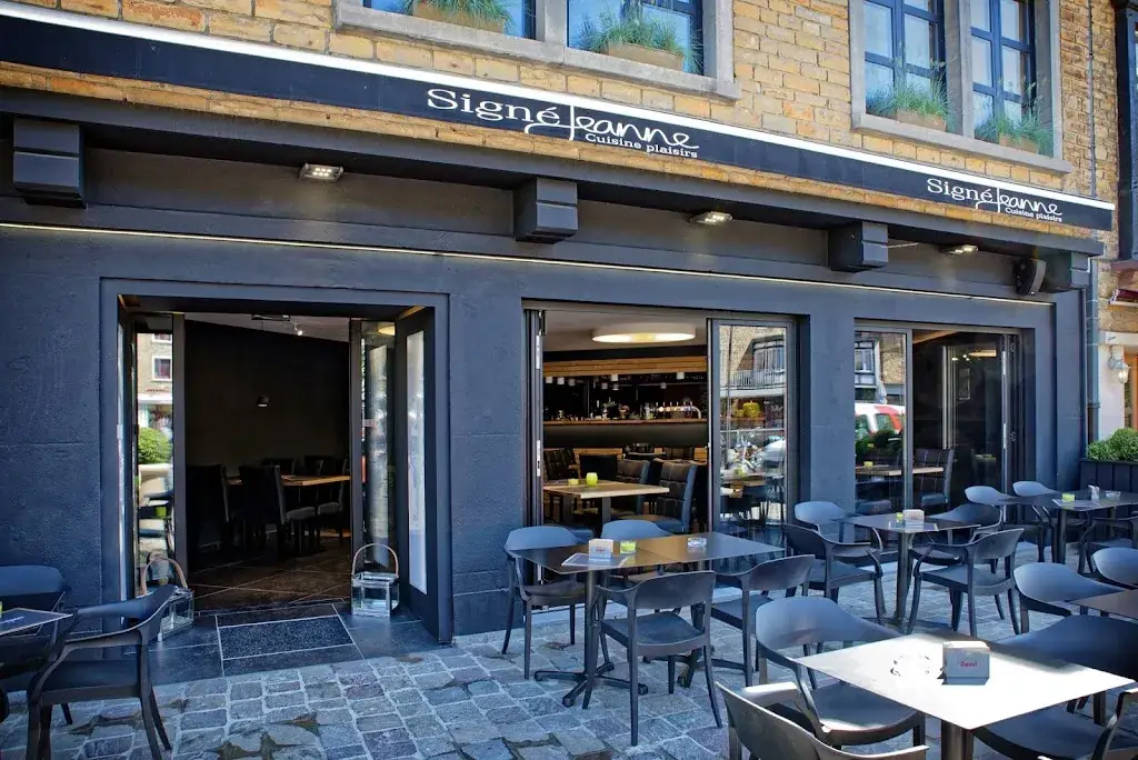 Signé Jeanne_Roche-en-Ardenne_slider_image_1