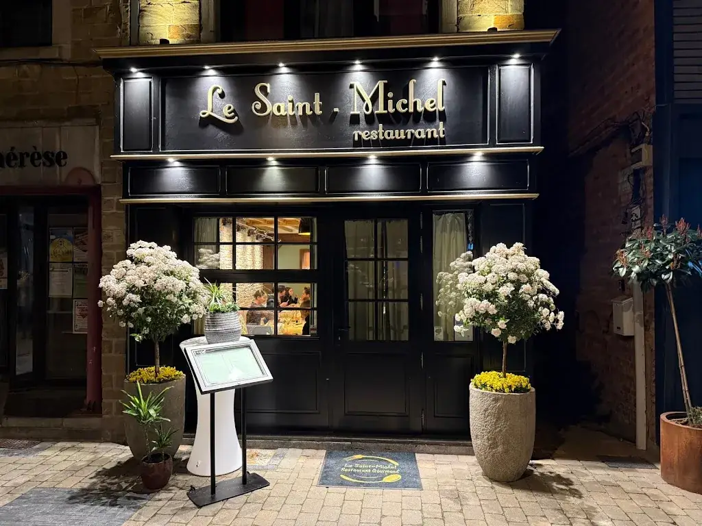 Le Saint-Michel Restaurant in Roche-en-Ardenne