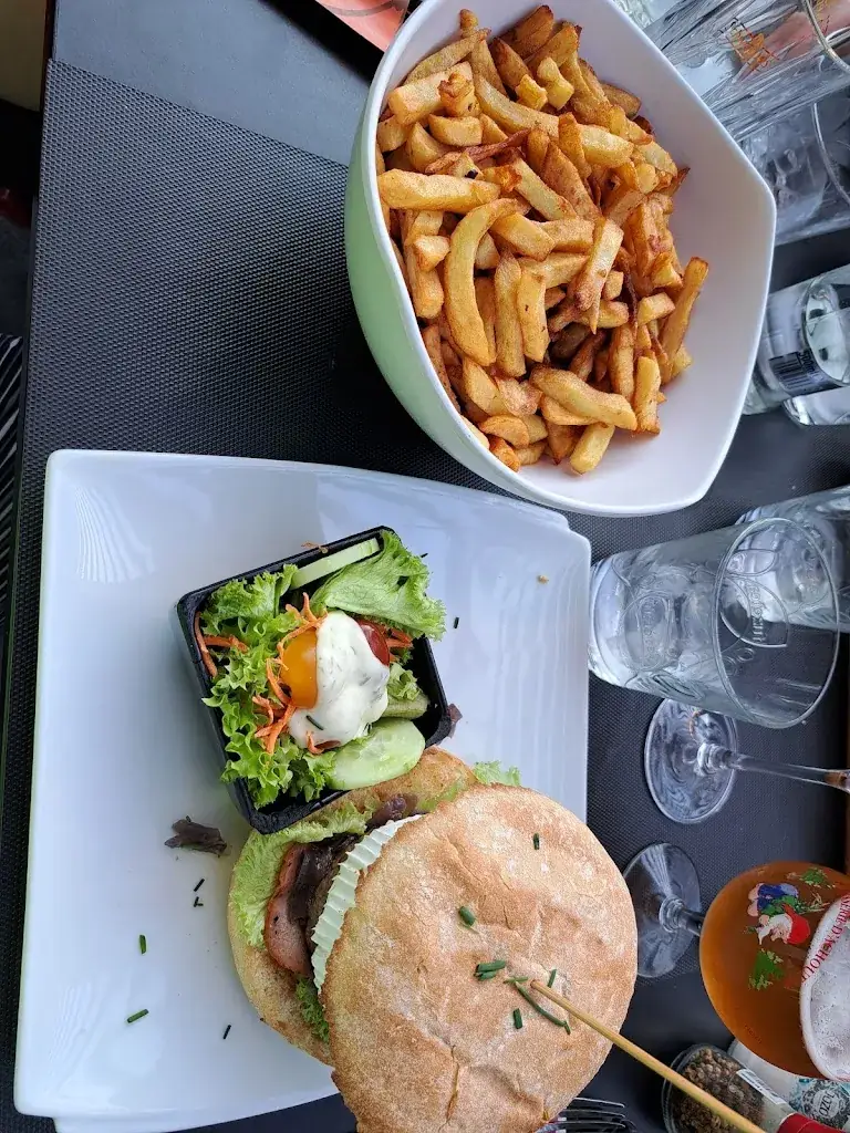 Bogdan Tasnadi_le Nulay_Roche-en-Ardenne_reseña