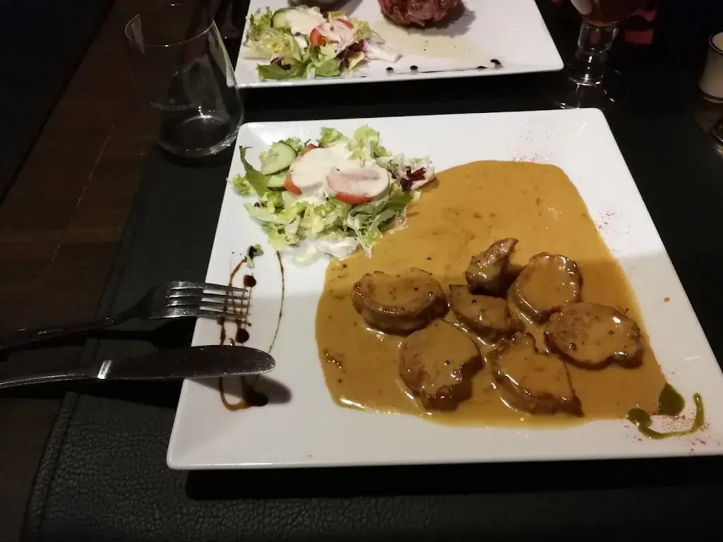 Corinne Duyvis_Sainte Maxime_Roche-en-Ardenne_review