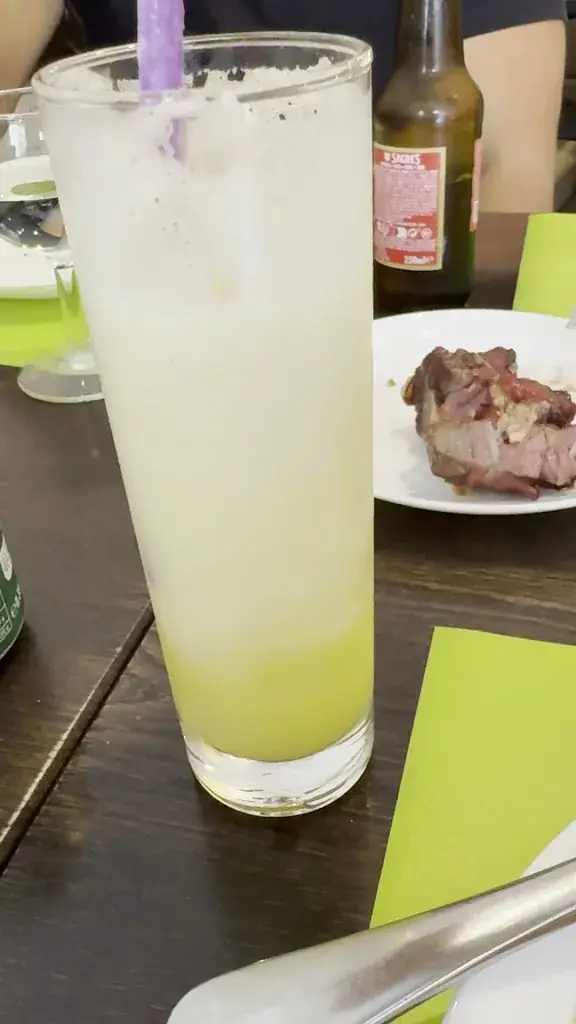 Daniela Mara da Silva_Churrascaria brasil_Lessines_reseña