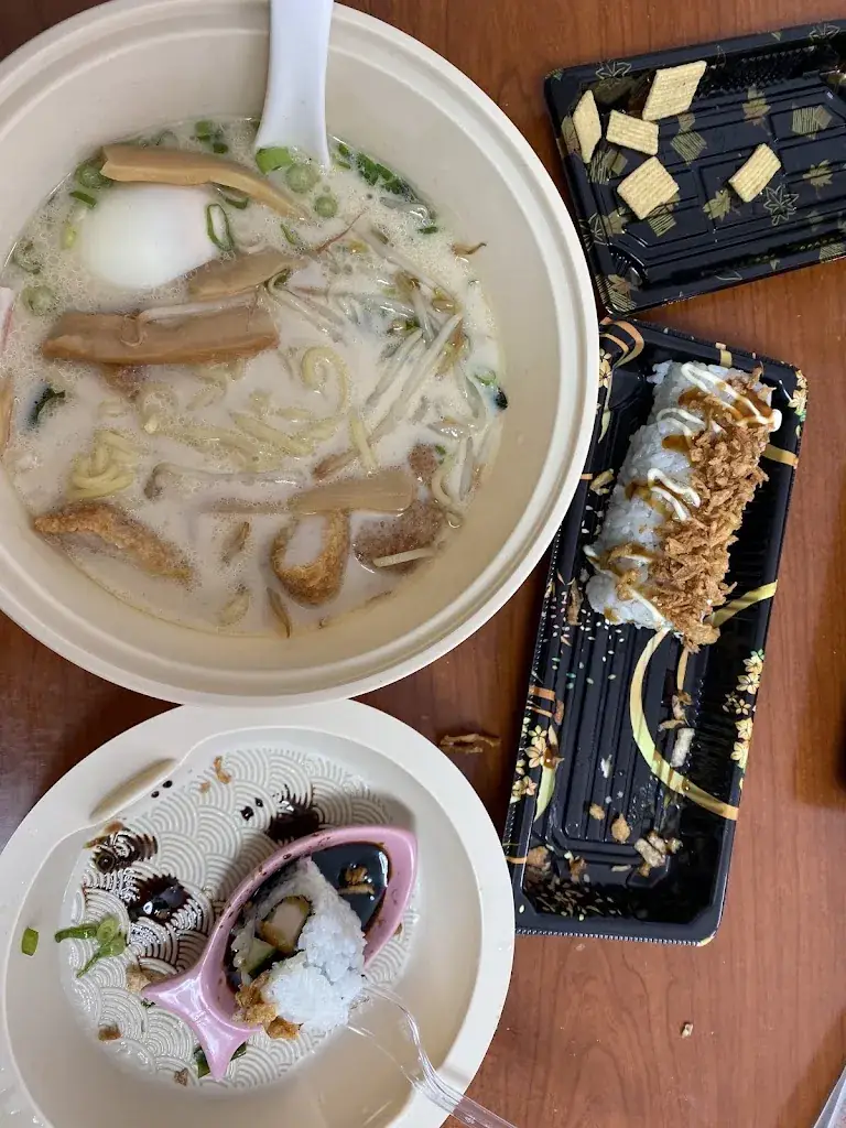 MARIE-HELENE Loop_Zhen Sushi_Lessines_review