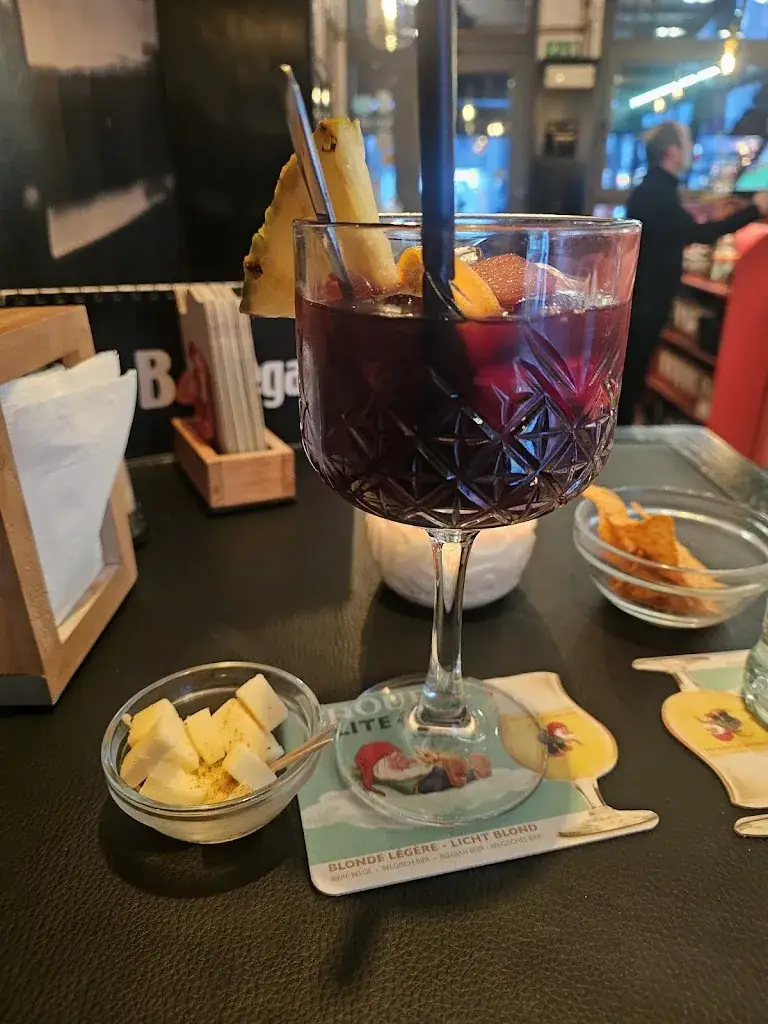 Antonia Eme_La Bodega_Liège_review