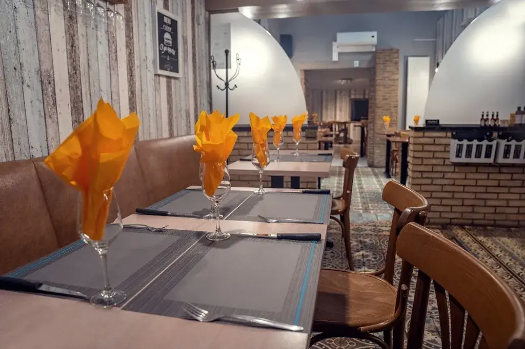 Le P'tit Montagnard Restaurant in Lobbes