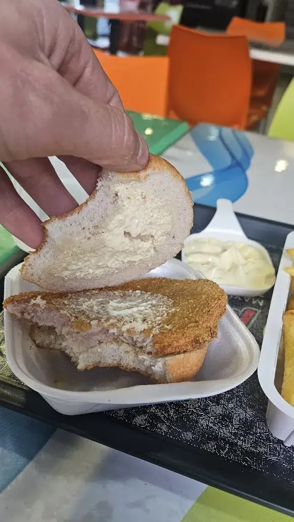 Mark Uringa_Friterie.NET_Lobbes_Bewertung