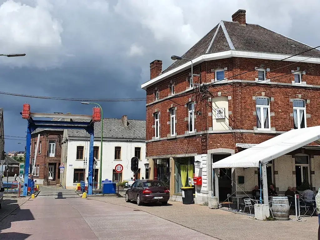 Willem Fukkink_Taverne de l'Écluse_Merbes-le-Château_review