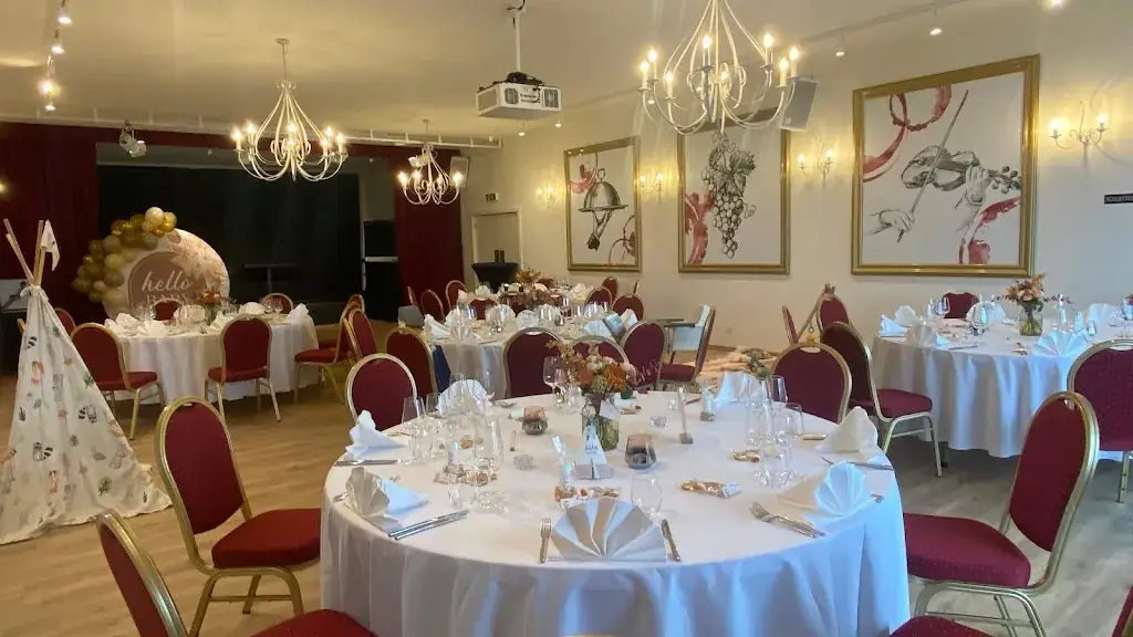 Theatrical Restaurant_Messancy_slider_image_1