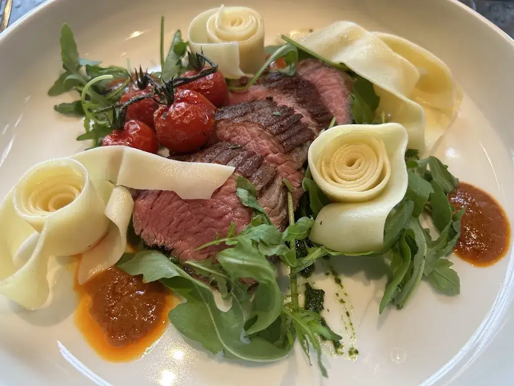 Theatrical Restaurant_Messancy_slider_image_3