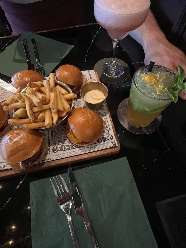 fannie francois_Hoppy Messancy_Messancy_review