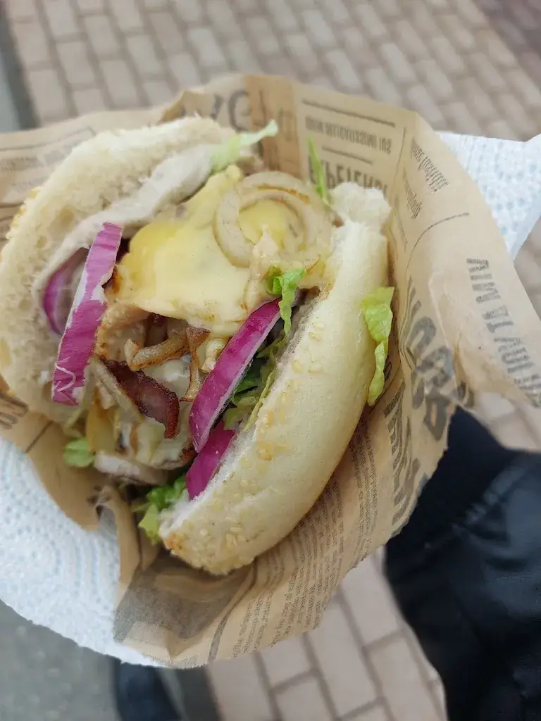 Noah Marteau_Chez kako Burger Bio Local_Malmedy_review