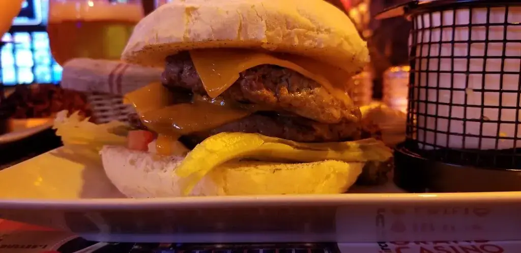 Troy Michalik_MandaBar_Marche-en-Famenne_avis